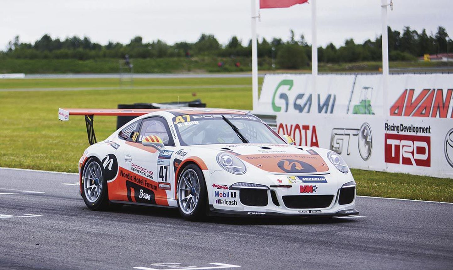 Raimo Kulli hoidis Porsche GT3 Cupi klassis eestlaste lippu kõrgel.
