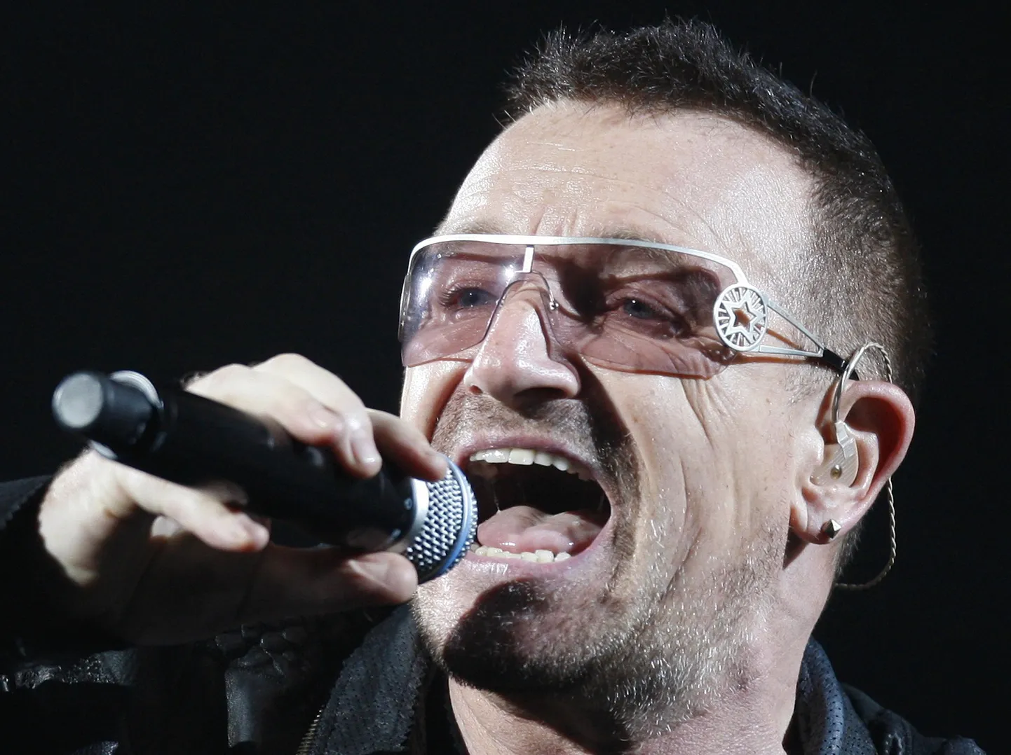Iiri laulja Bono