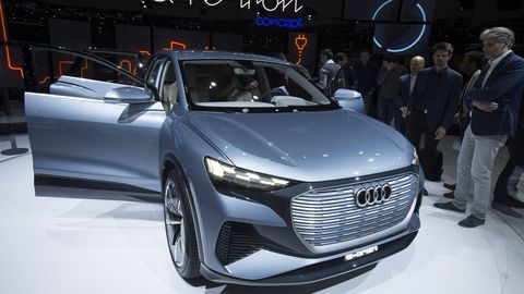 Видео: компания Audi представила электромобили Q4 e-tron и Q4 Sportback e-tron