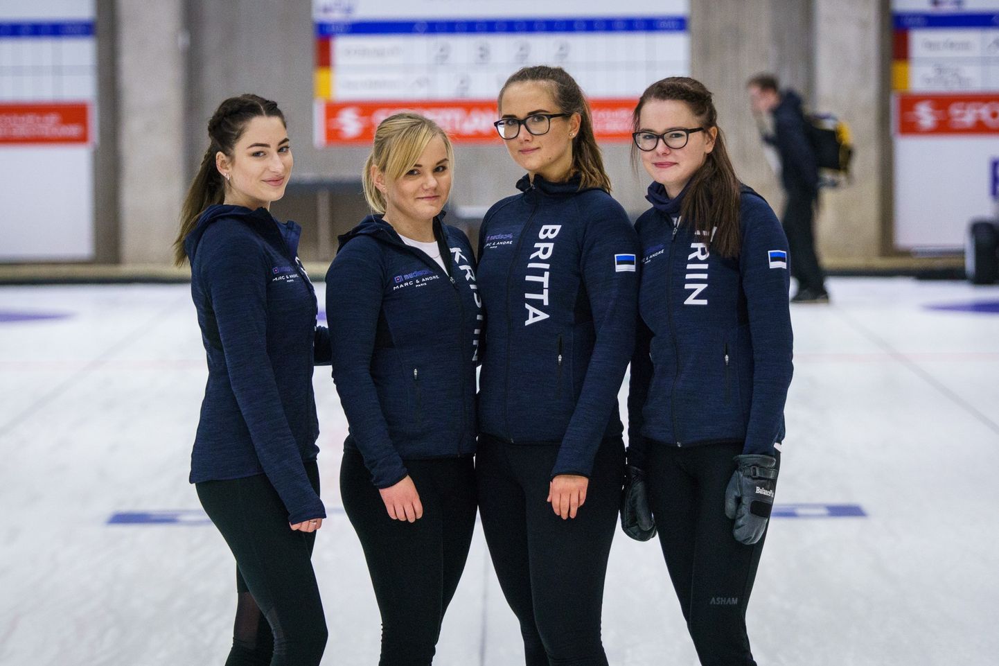 Eesti naisjuunioride curlingukoondis.