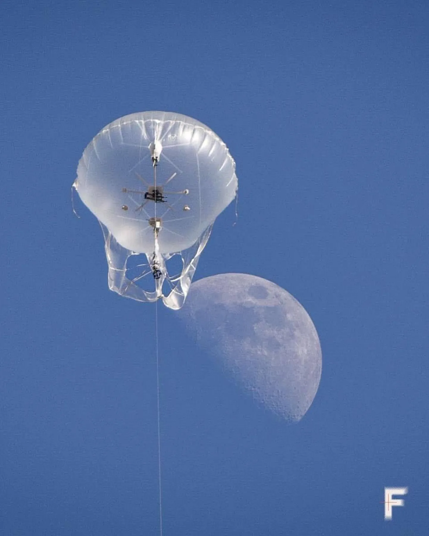 Unikaalne aerostaadi droonide püüdmissüsteem võib pakkuda Ukrainale uut laadi kaitsemehhanismi.