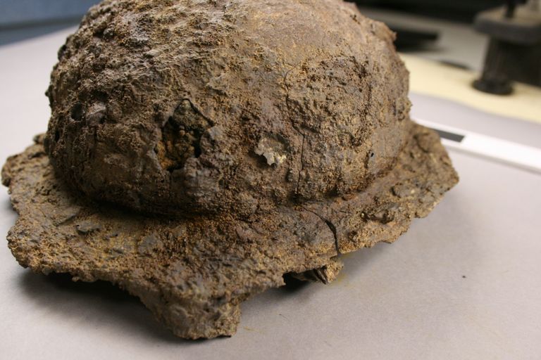 Viikingikilbi metallist keskosa ehk kupal. Orkney saarestikku kuuluvalt Papa Westraylt leiti haruldane viikingimõõk ja veel esemeid, kaasa arvatud kilbikupal
