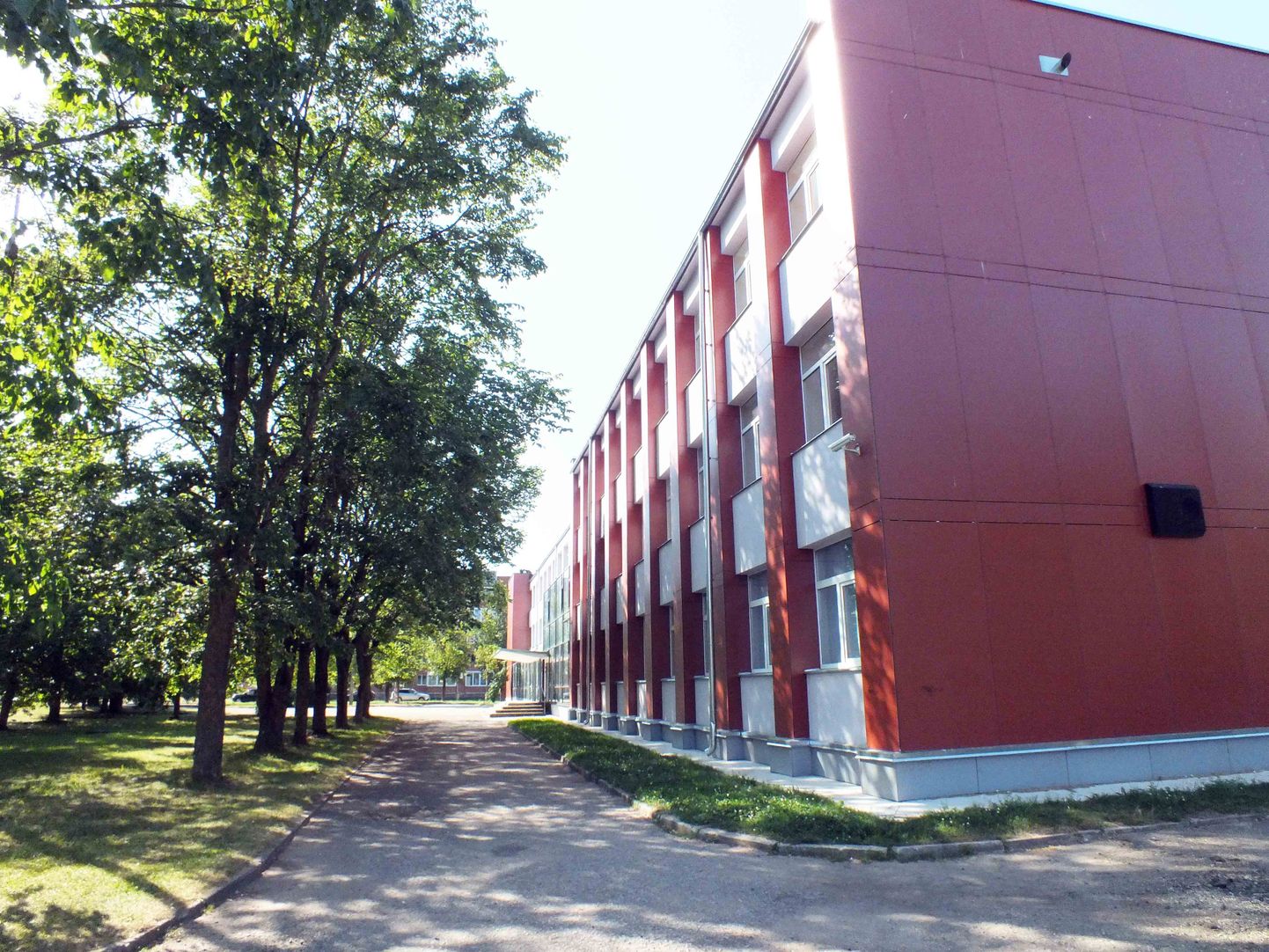 Получив окончательное одобрение со стороны финансового донора, Силламяэ запускает процесс большого ремонта в здании новой городской гимназии.