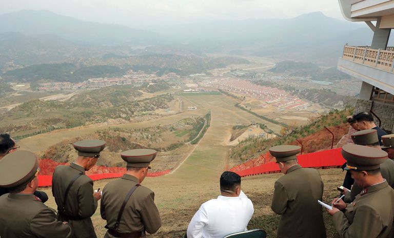 Põhja-Korea liider Kim Jong-un külastas detsembris avatavat Yangdoki kuumaveeallikate kuurorti