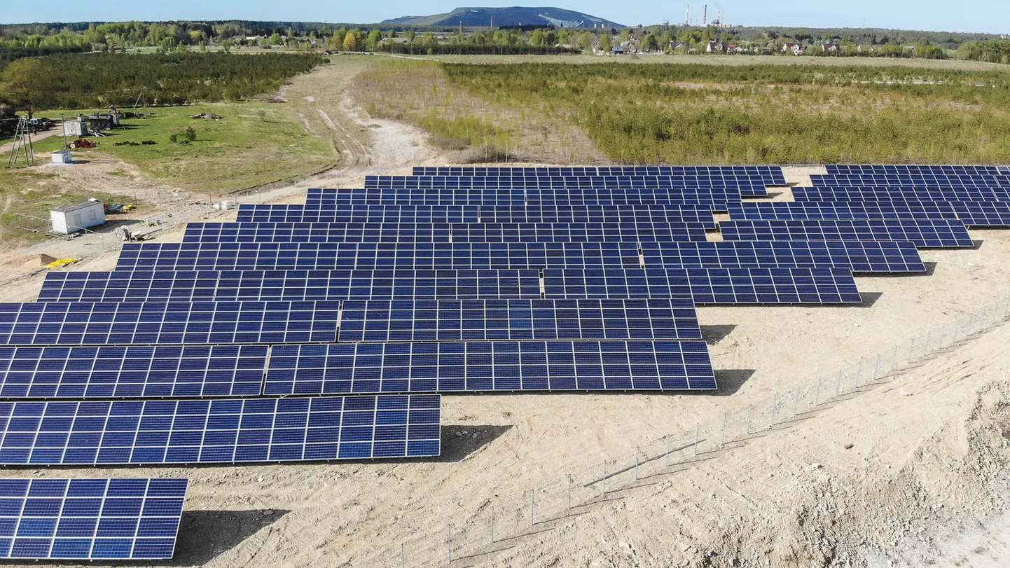 Mäetaguse päikesejaama võimsus jääb tänavu kevadel avatud Eesti Energia Laaskõrve päikesepargi omale rohkem kui kolm korda alla, ent omavalitsuse jaoks on see kahtlemata kõva sõna.