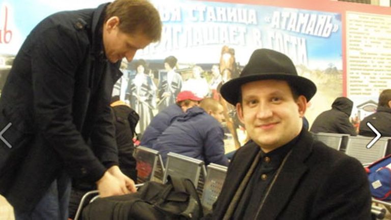 Andrejs Solopenko kopā ar cīņas biedru Maksimu Revu Krimā, gadu pēc referenduma par pussalas pievienošanu Krievijai. 