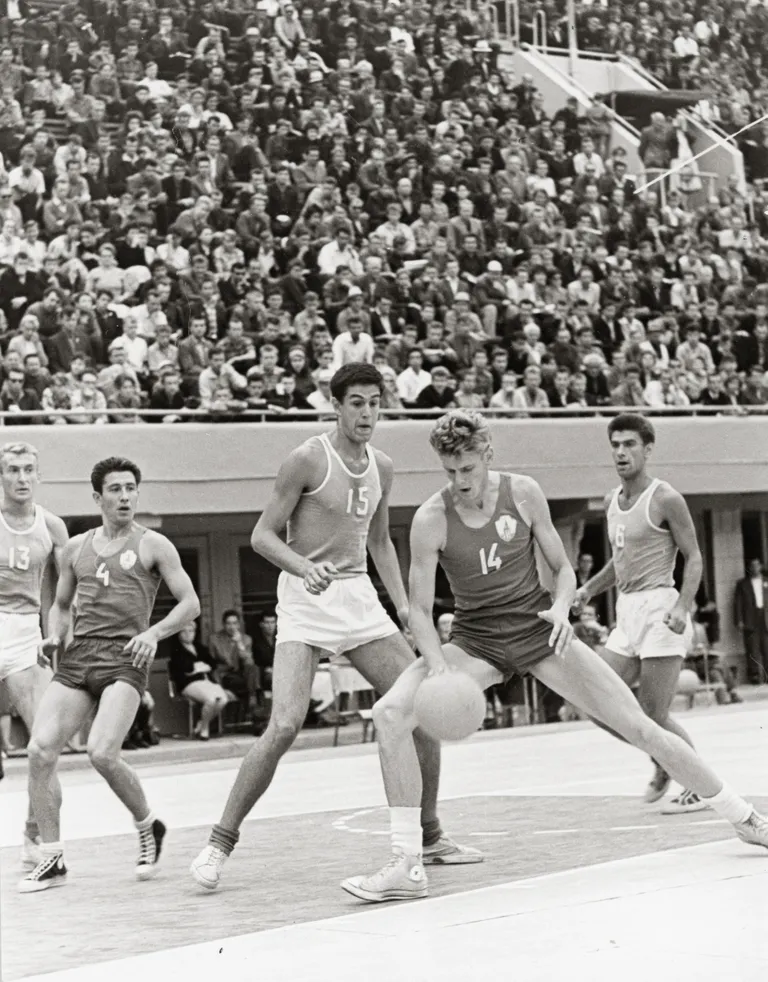 Jaak Lipso (palliga) üleliidulisel rahvaste spartakiaadil (1963).