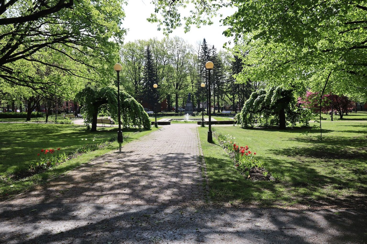 Pärnu Kirjandusfestival toimub Koidula pargis.
