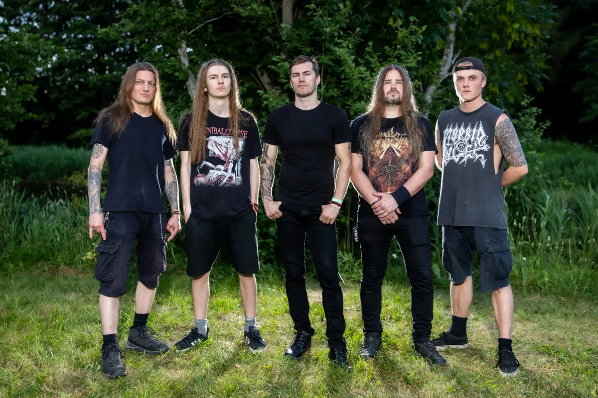 Nihilistikrypt, vasakult: Uziel, Martin, Orc, Doomhand, Madis.