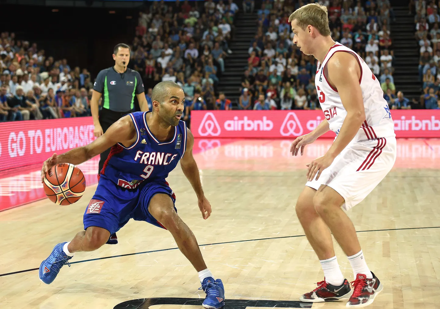 Tony Parker (vasakul) kohtumises Venemaa vastu.