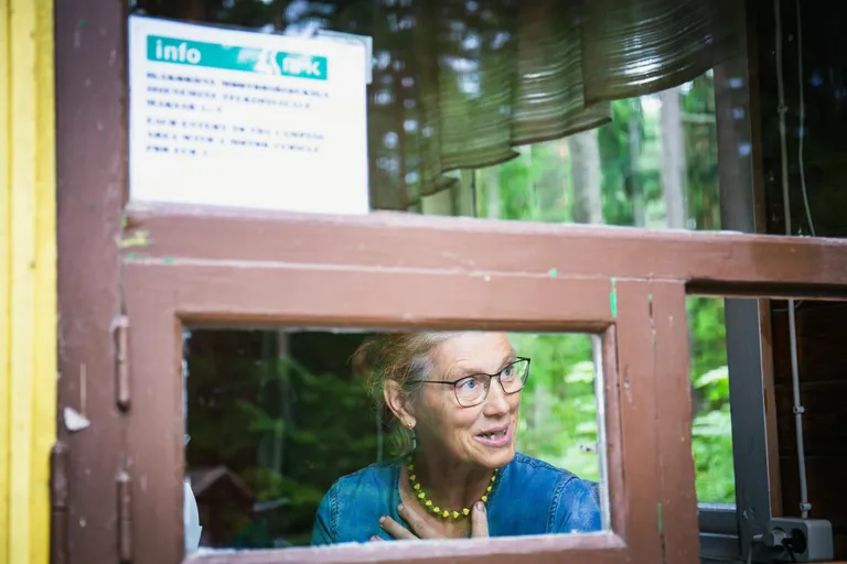 Kassapidaja Kai Märjamägi sõnade järgi on tänavu Lemme taasleidnud sakslased. Palju on lätlasi. Üllatuslikult käivad seal telkimas isegi poolakad. Veel on suve jooksul läbi käinud itaallased, portugallased, tšehhid. Valdavalt on puhkajad siiski Eestimaa oma inimesed.
