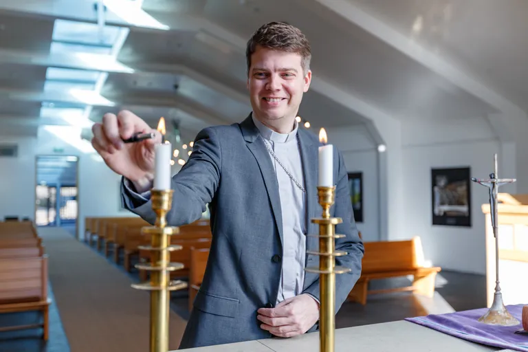 Mikk on Viimsi Püha Jaakobi koguduse vaimulik alates aastast 2008.