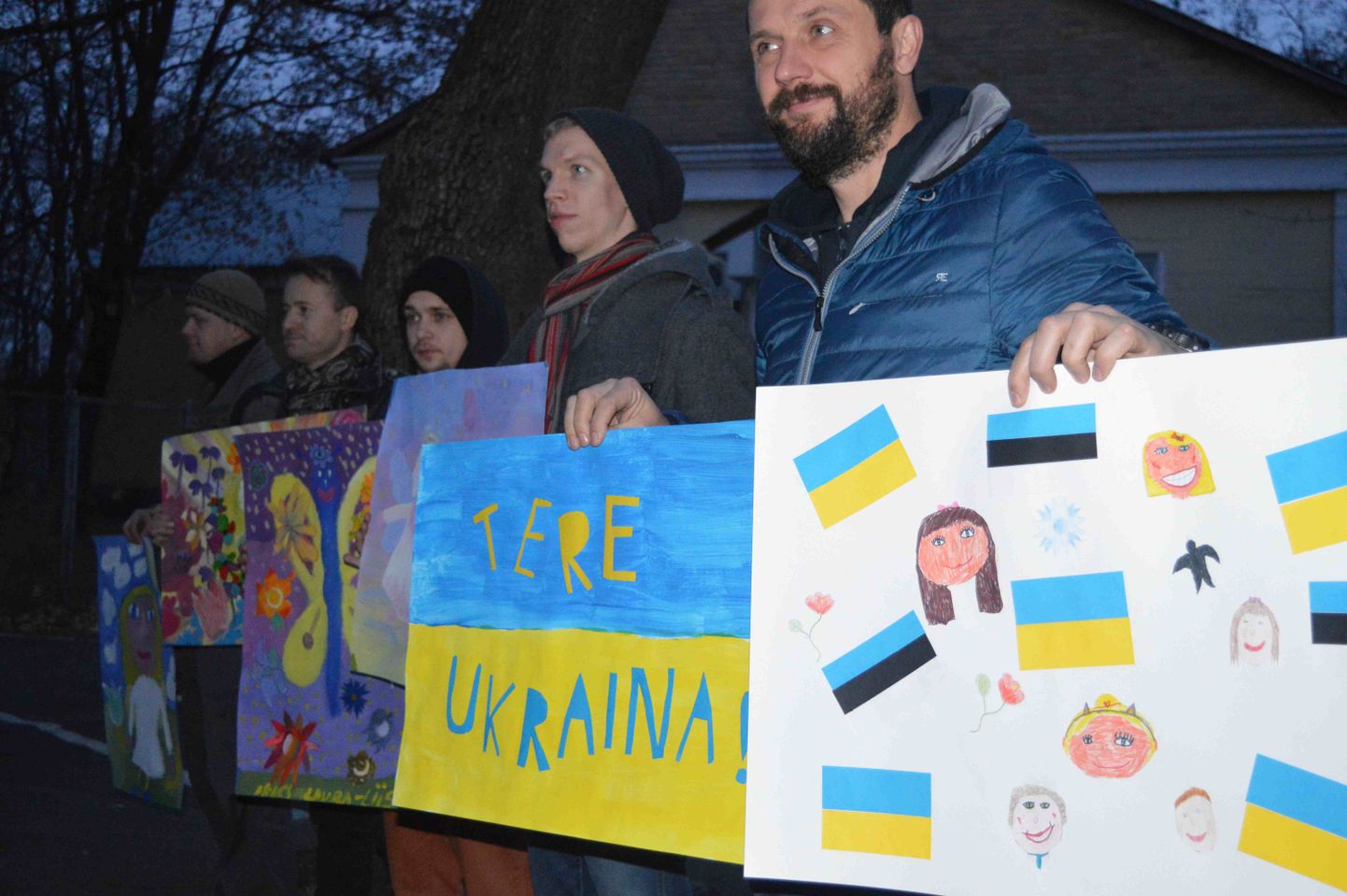 Svjata Vatra viis Ukrainasse suurel hulgal Eesti laste joonistusi.