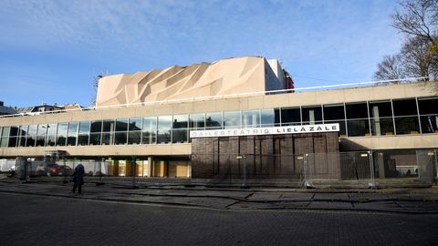 Dailes teātra un režisora Tvarkovska izrādes "Orākuls" izmaksas pārsniegušas 500 000 eiro