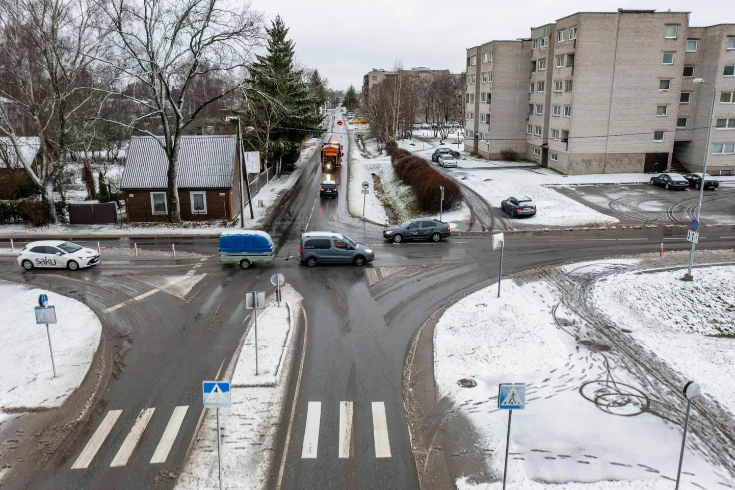 Перекресток улиц Нийду и Оя в Пярну.