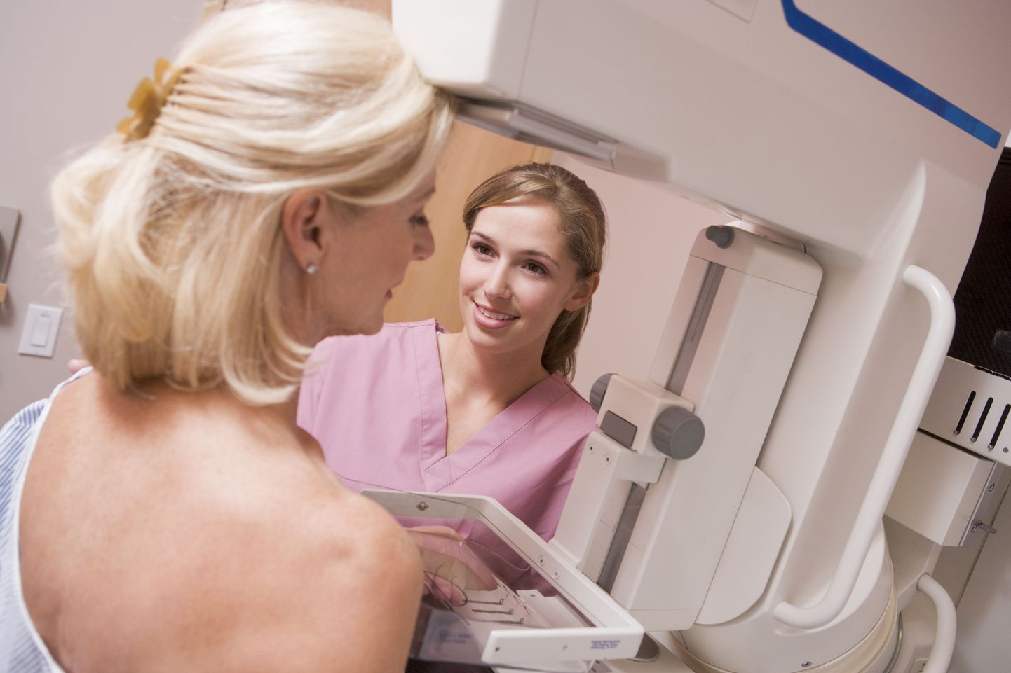 Mammograafiline uuring tuvastab ka varases staadiumis rinnavähki.