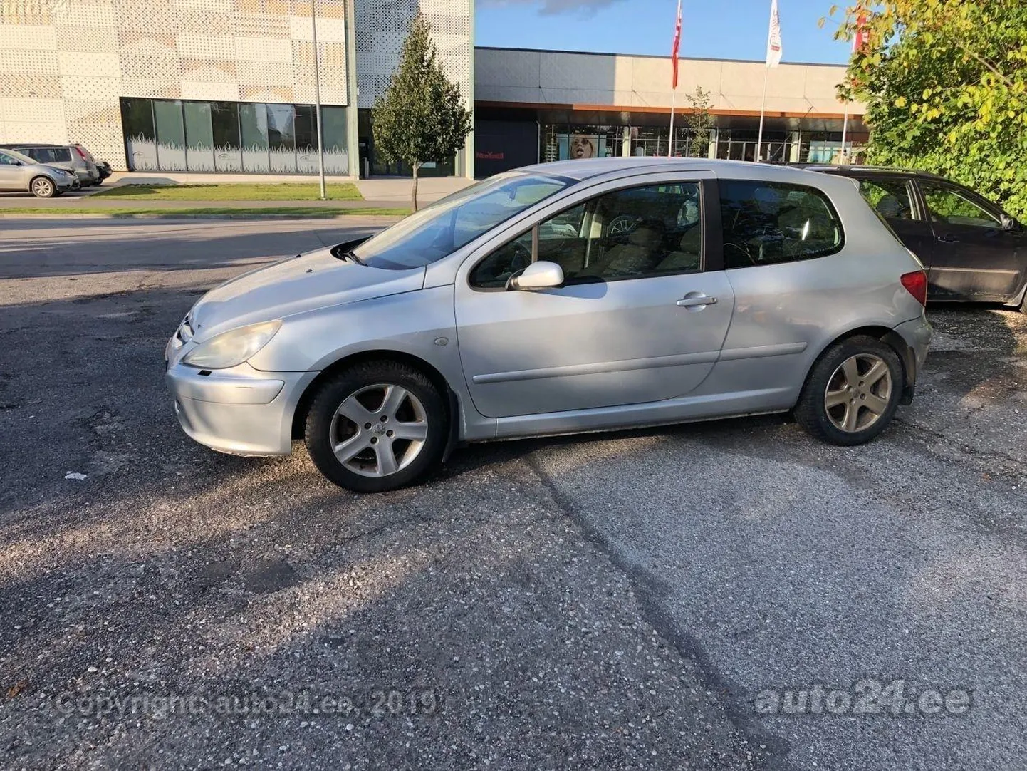 Peugeot 307 (2003), hind 400 eurot.