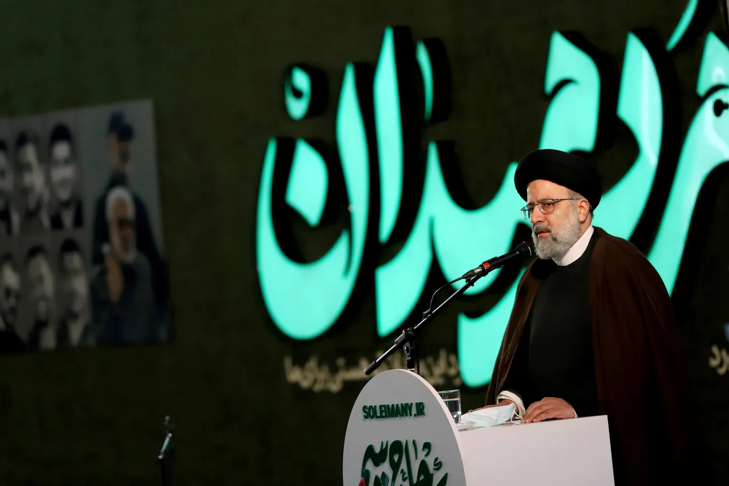 Iraani praegune president Ebrahim Raisi esinemas kindral Qassem Soleimani mälestustseremoonial.