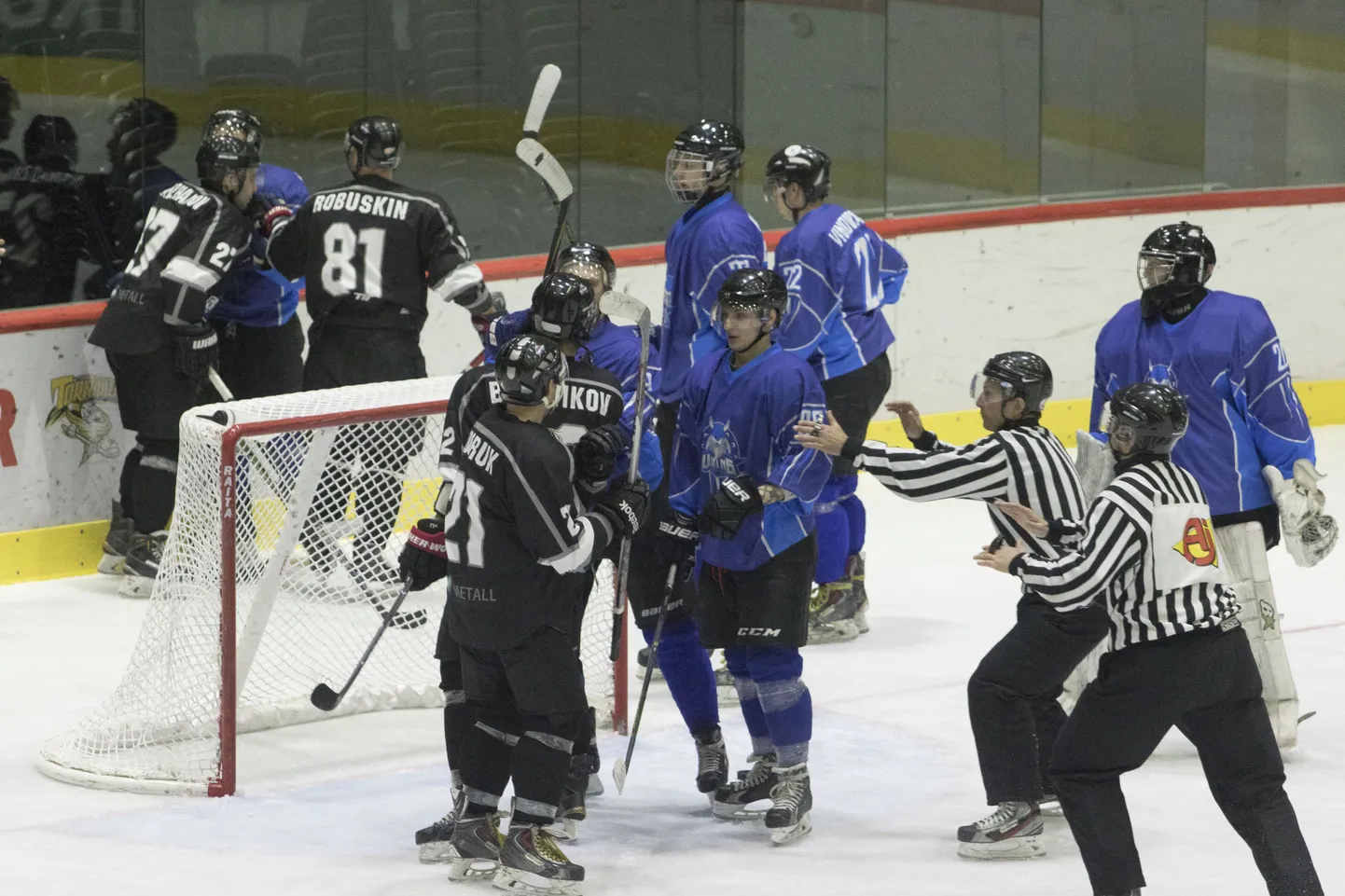 HC Viking versus HC Tallinn.