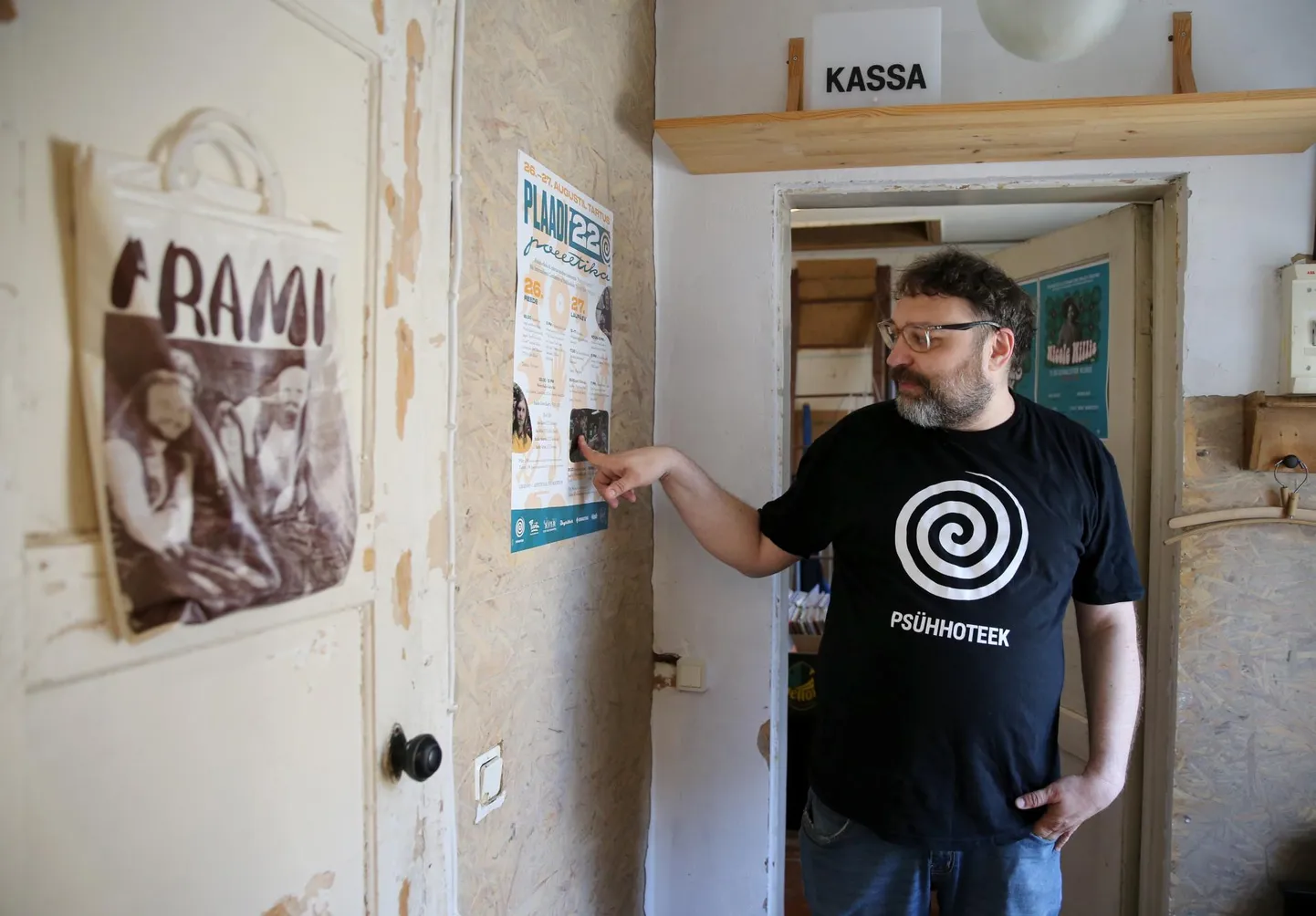 Plaadipoe vedamisel ja konverentside korraldamisel ei ilmuta Ahto Külvet väsimuse märke. Inspiratsioon tuleb sellest, et head muusikat ja uut infot saab teistega jagada.