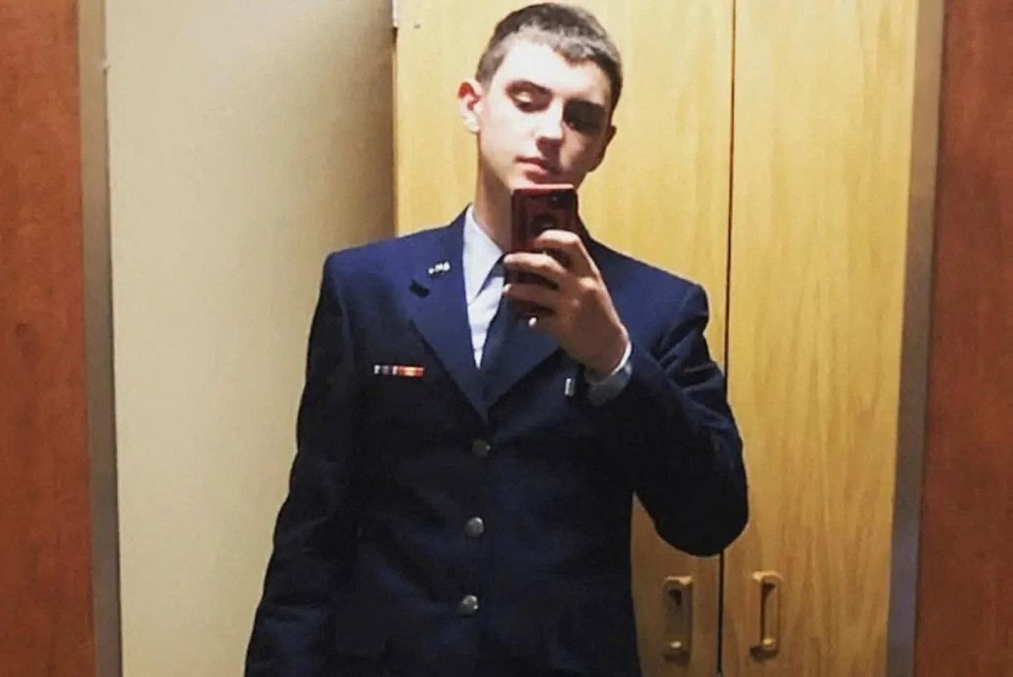 Dateerimata foto USA õhujõudude rahvuskaardi 21-aastasest liikmest Jack Teixeirast, keda süüdistatakse salastatud dokumentide lekitamises.