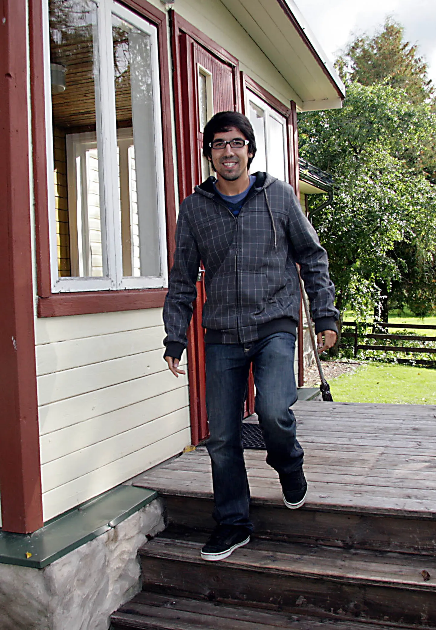 João Paulo de Almeida Mendonça saabus Maidlasse 2009. aastal esimese Euroopa vabatahtlikuna isegi natukene enne, kui noortekeskus ise uksed avas.