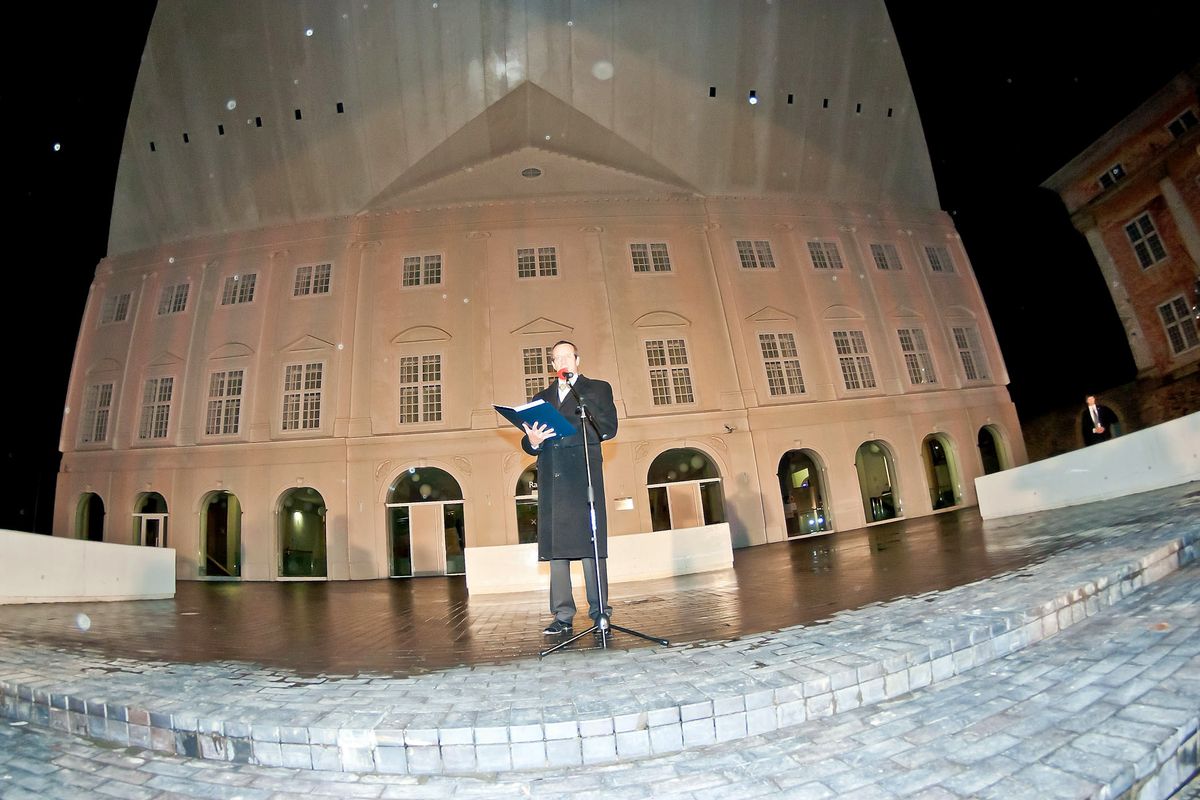 Президент Тоомас Хендрик Ильвес в 2012 году на открытии учебного здания Нарвского колледжа признал, что никогда прежде не выступал перед таким великолепным зданием.