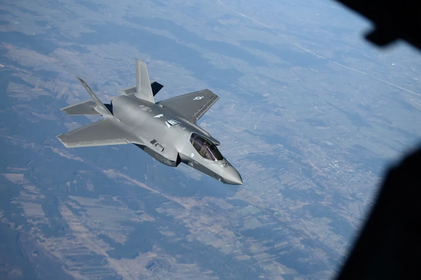 USA F-35 Lightning II hävitaja Poola kohal. 24. veebruar 2022.