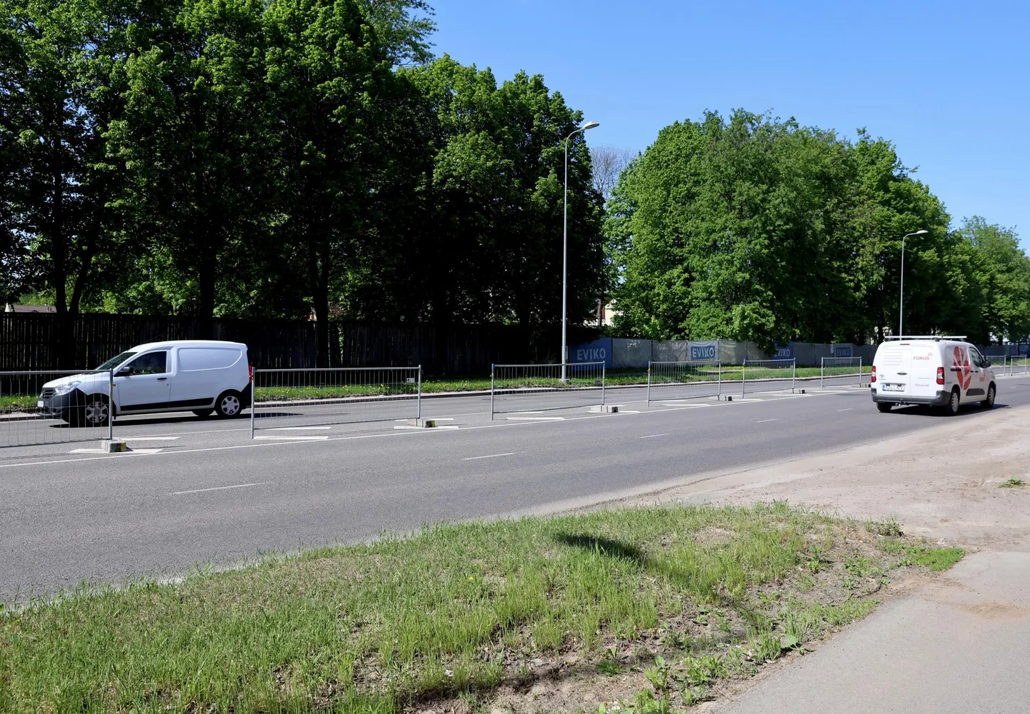 Lidli uus pood kerkib kesklinna Turu tänava äärde, vana keskkatlamaja vastas olevale krundile, kus peab töö lõppedes säilima vähemalt kümme protsenti seal kasvavatest puudest ja põõsastest.