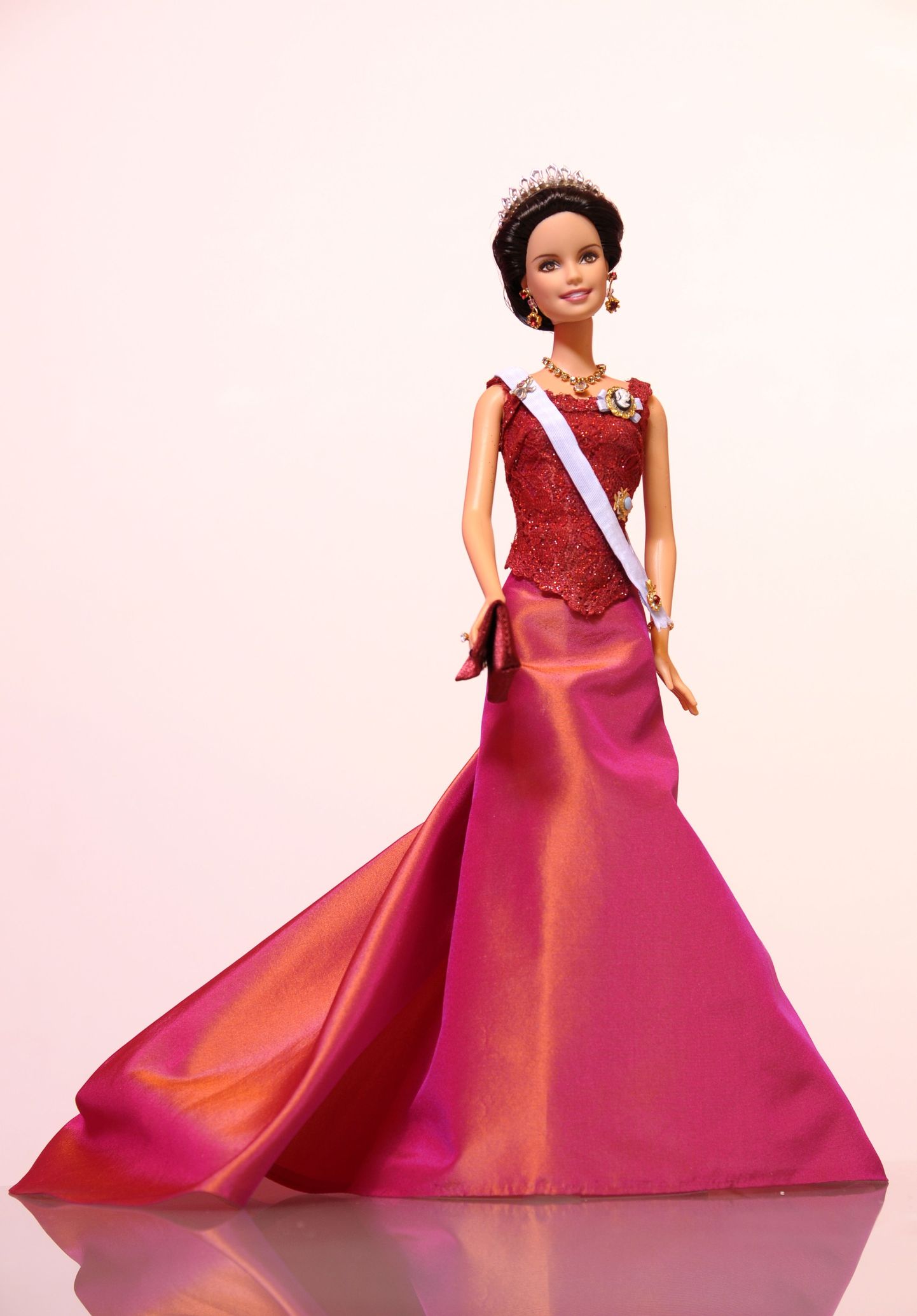 Kroonprintsess Victoriast tehti Barbie nukk.