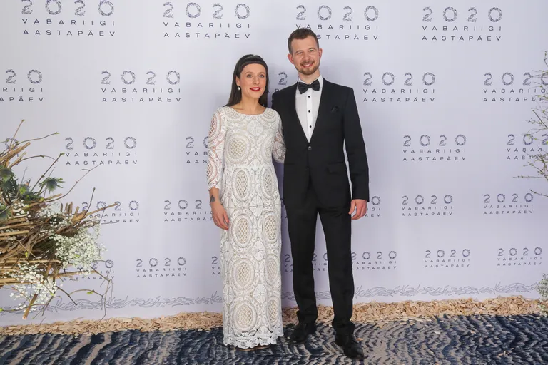 Eesti Vabariik 102. Presidendi vastuvõtt Ugala teatris. Fotosein. Sandra Vabarna ja Jalmar Vabarna.
