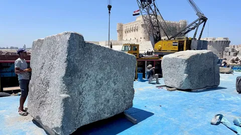 Maailmaime kerkis merest: arheoloogid tõstsid pinnale Aleksandria tuletorni hiiglaslikud kivid