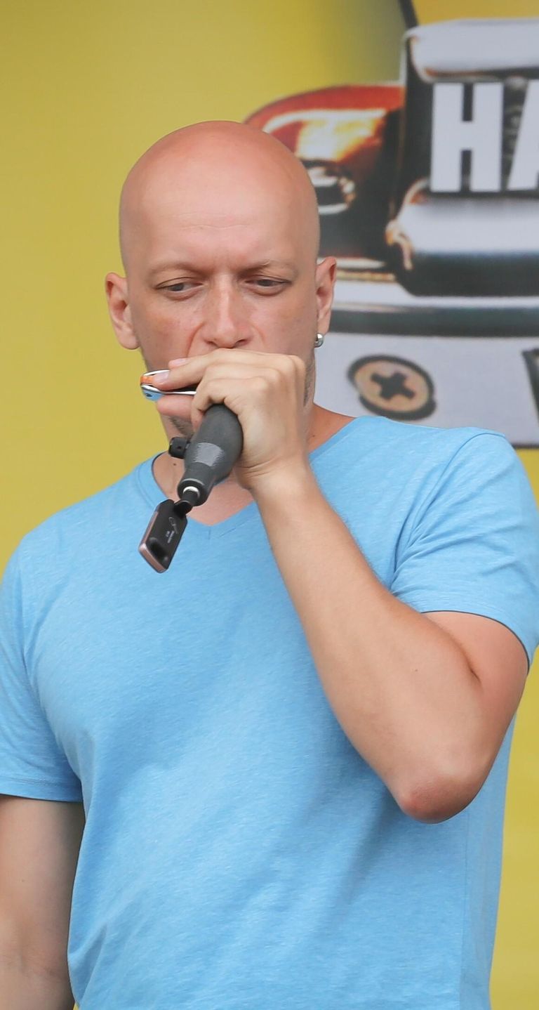 Bluusimängija Aleksey Kormin on 2016. aasta Pärnu Harmonica festivali konkursi grand prix' võitja.