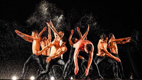 Популярное «Шоу под дождем» из Санкт Петербурга становится в Таллинне традицией! 