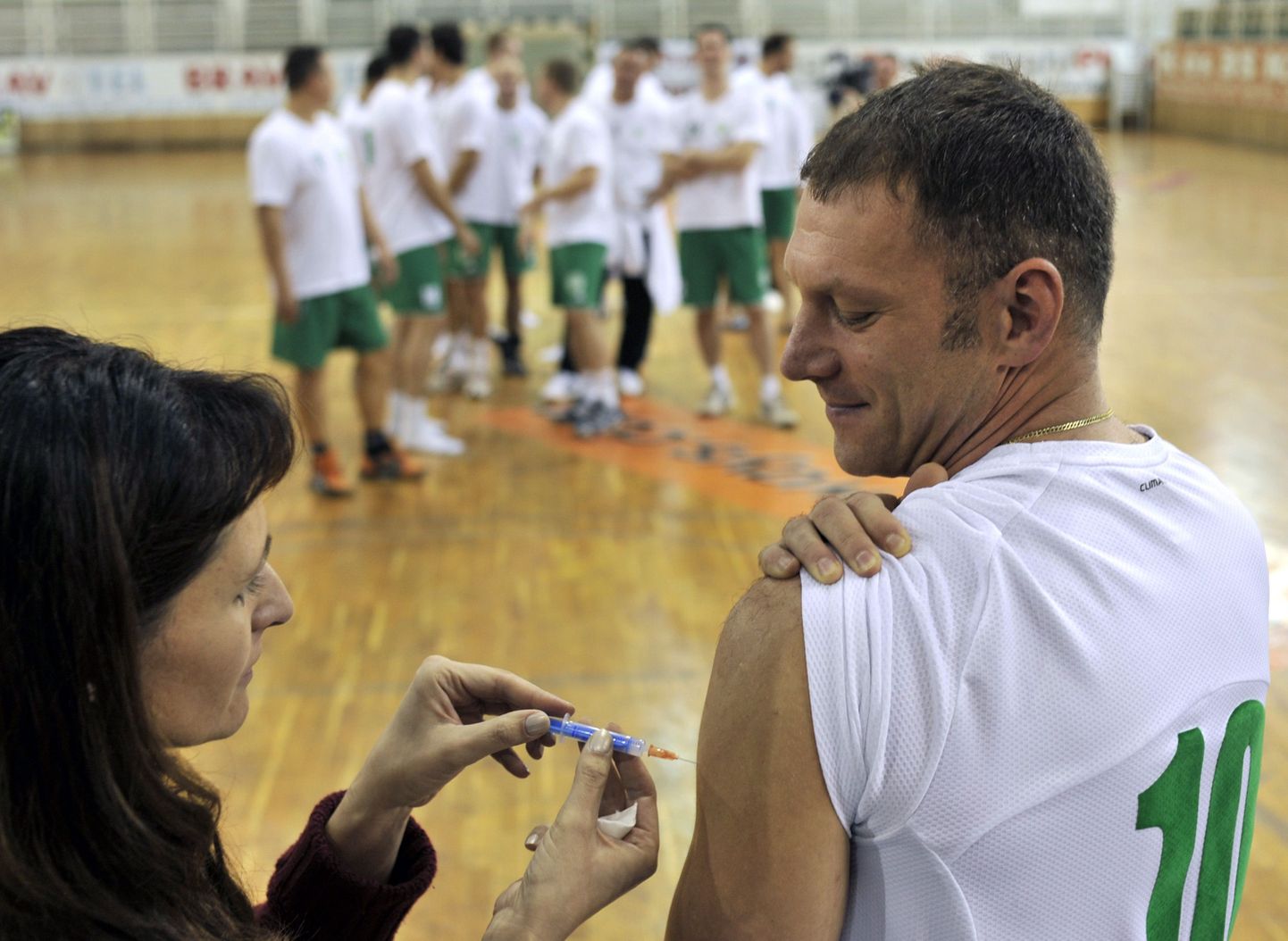 Ungari käsipalluri Jozsef Czina vaktsineerimine.