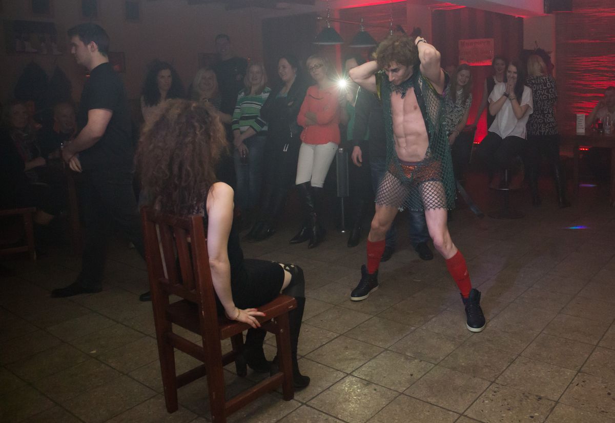 Strippar Marco Tasane on oma tegemistega kolinud põranda alla. Foto aastast 2015.