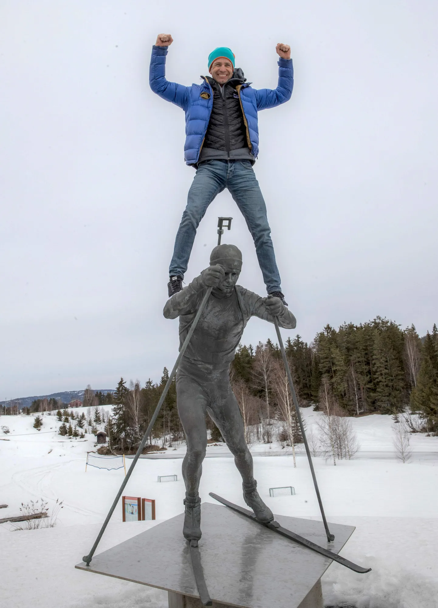 Ole Einar Björndalen poseerib oma kujuga