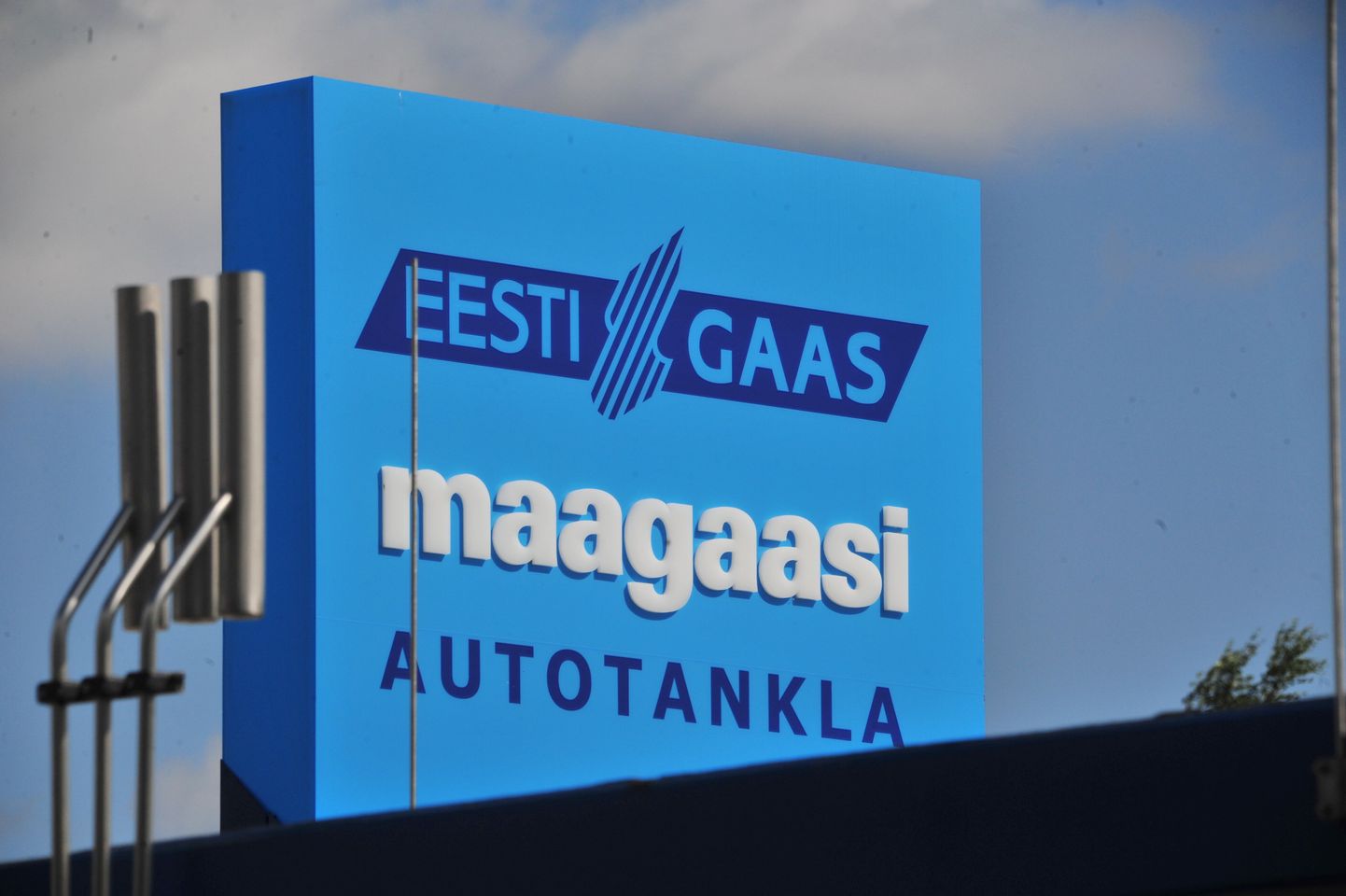 Eestis võiks gaasi hind viiendiku võrra odavam olla.
Eesti Gaasi Tartus Tähe tänaval asuv olev maagaasi autotankla.