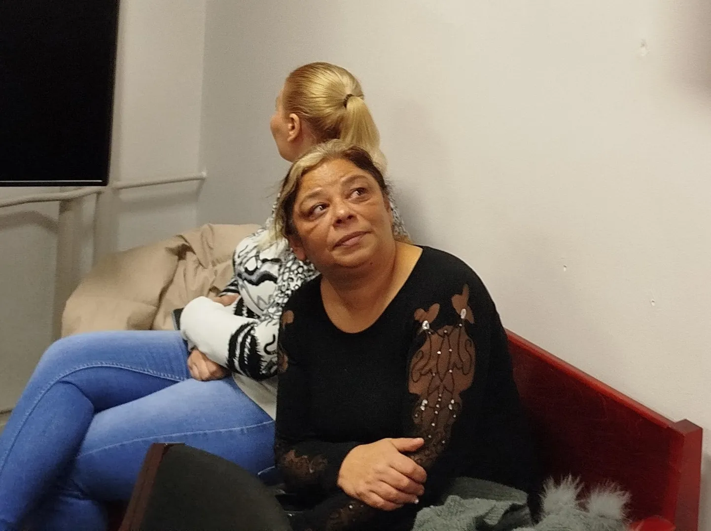 Обвиняемые в зале суда.