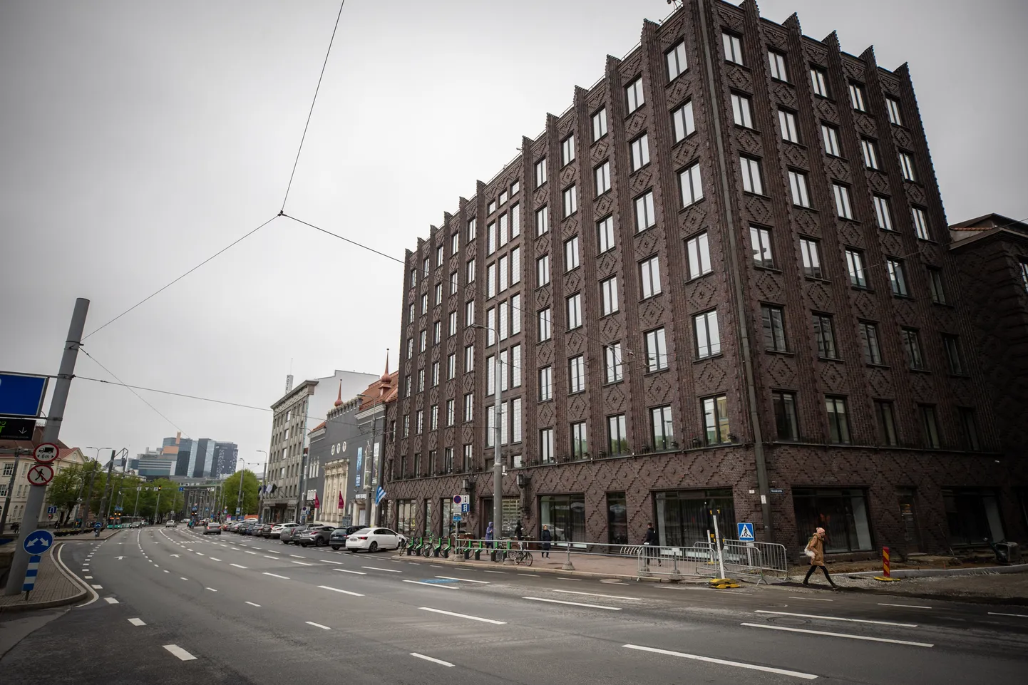 Reformierakond, Sotsiaaldemokraatlik Erakond, Isamaa ja Eesti 200 jõudsid Tallinna koalitsioonileppes kokkuleppele. Pildil Tallinna linnavalitsuse hoone Vabaduse väljakul.