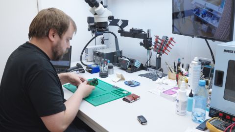 VIDEO ⟩ MobiFix pakub nutiseadmetele kiirremonti alates 60 minutist