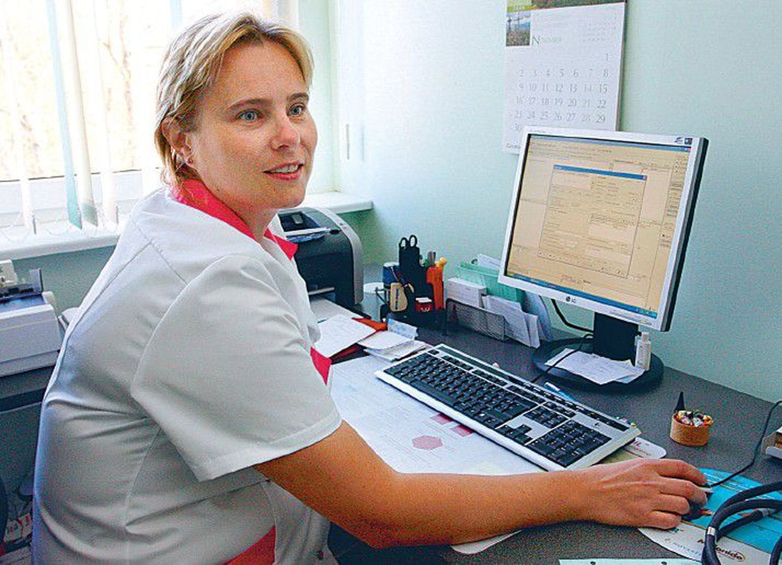 Заведующая Ярвеотсаским центром семейных врачей Вирге Оттис считает, что дигитальный рецепт упростит жизнь пациентов.