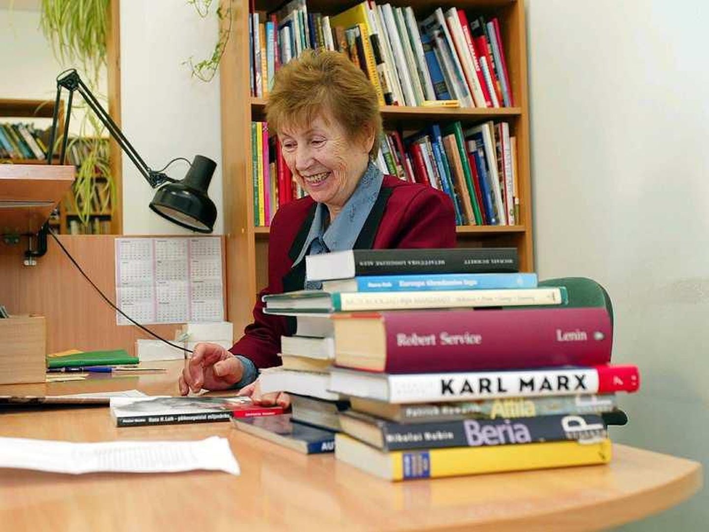 Abja raamatukogu töötaja Ellen Sarv