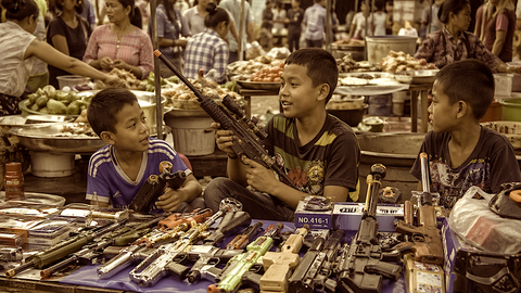 ELU25 ⟩ Analüütik Kakk Valter: äri on äri, sõda on sõda ja ja idioot on idioot