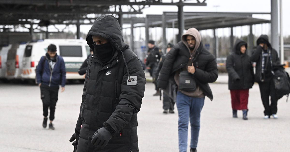 PIIRIKRIIS JÄTKUB ⟩ Soomes putkas illegaalselt üle piiri 18 migranti PIIRIKRIIS JÄTKUB ⟩ Soomes putkas illegaalselt üle piiri 18 migranti