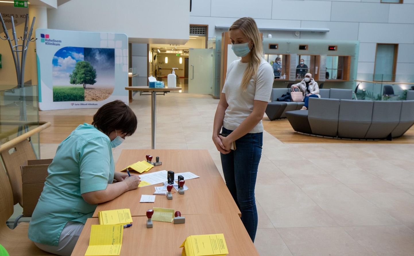 Eile kaitsesüstiti Pärnumaal pea 1200 inimest, kolmveerand neist sai teise vaktsiinidoosi. 
