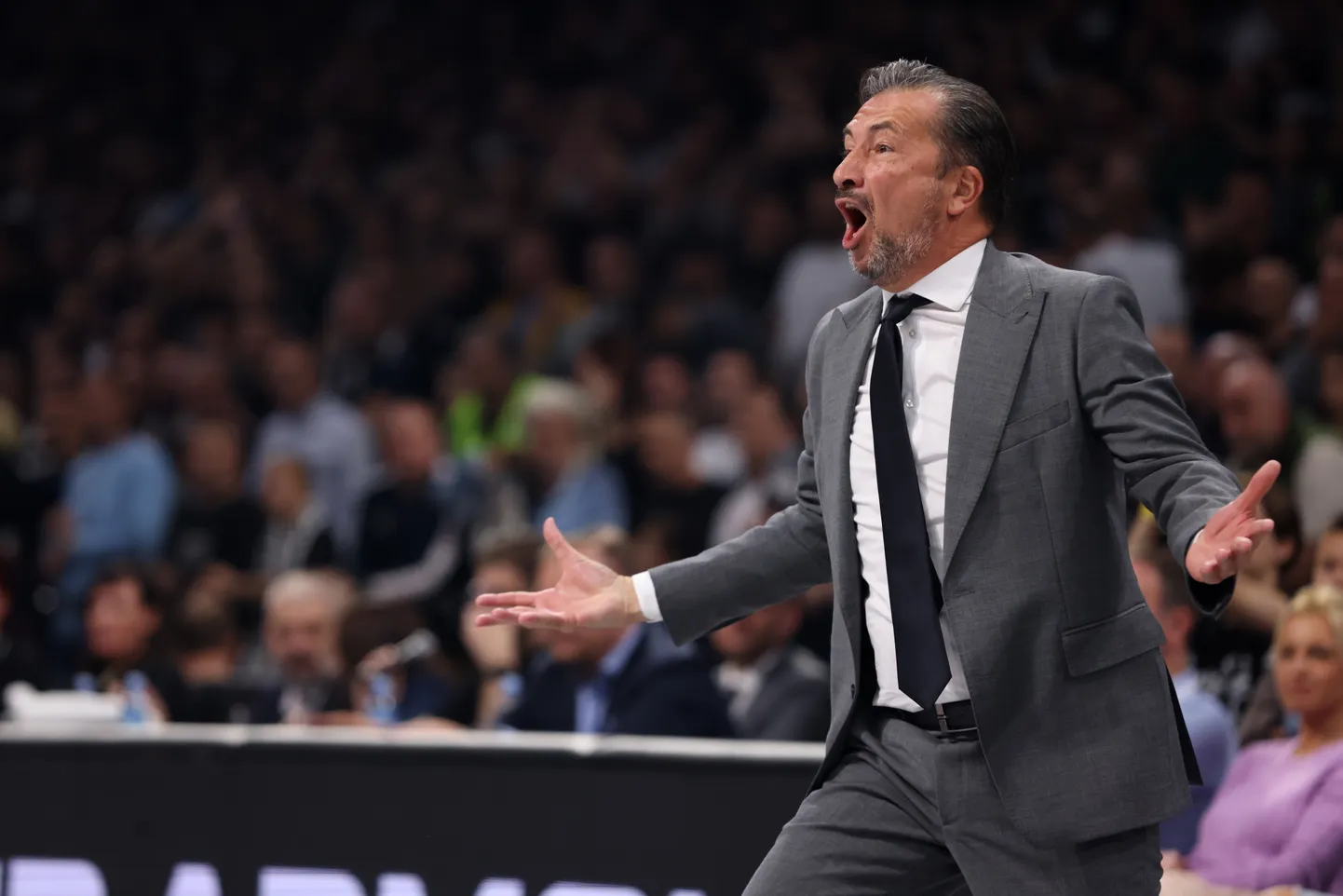 Bologna Virtuse ja Läti koondise emotsionaalne loots Luca Banchi.