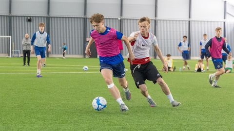 FOTOD ⟩ Linnameeskond pani jalgpalliakadeemiasse pürgijad proovile