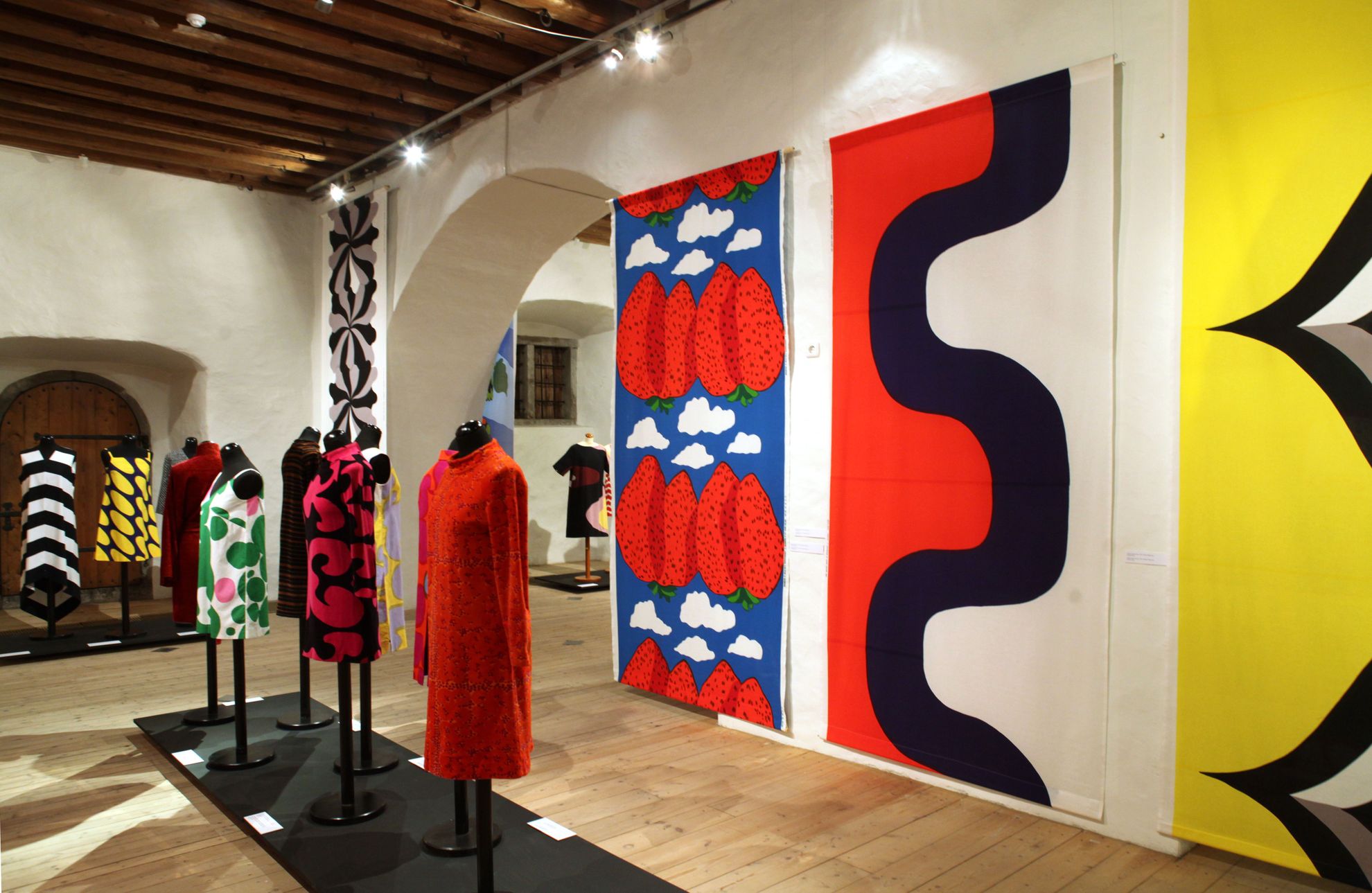 Galerii: mustrite mäng rõivabrändi Marimekko näitusel Tallinnas
