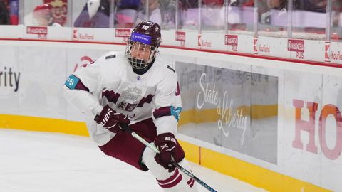 Latvijas U-18 hokejisti nodrošina vietu pasaules čempionāta ceturtdaļfinālā